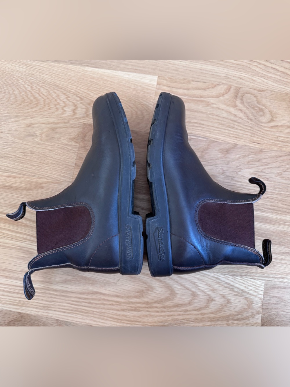 Blundstone 500 Classic Pull-On Boot - Dark Brown unisex (women’s 9) - Picture 3 of 12